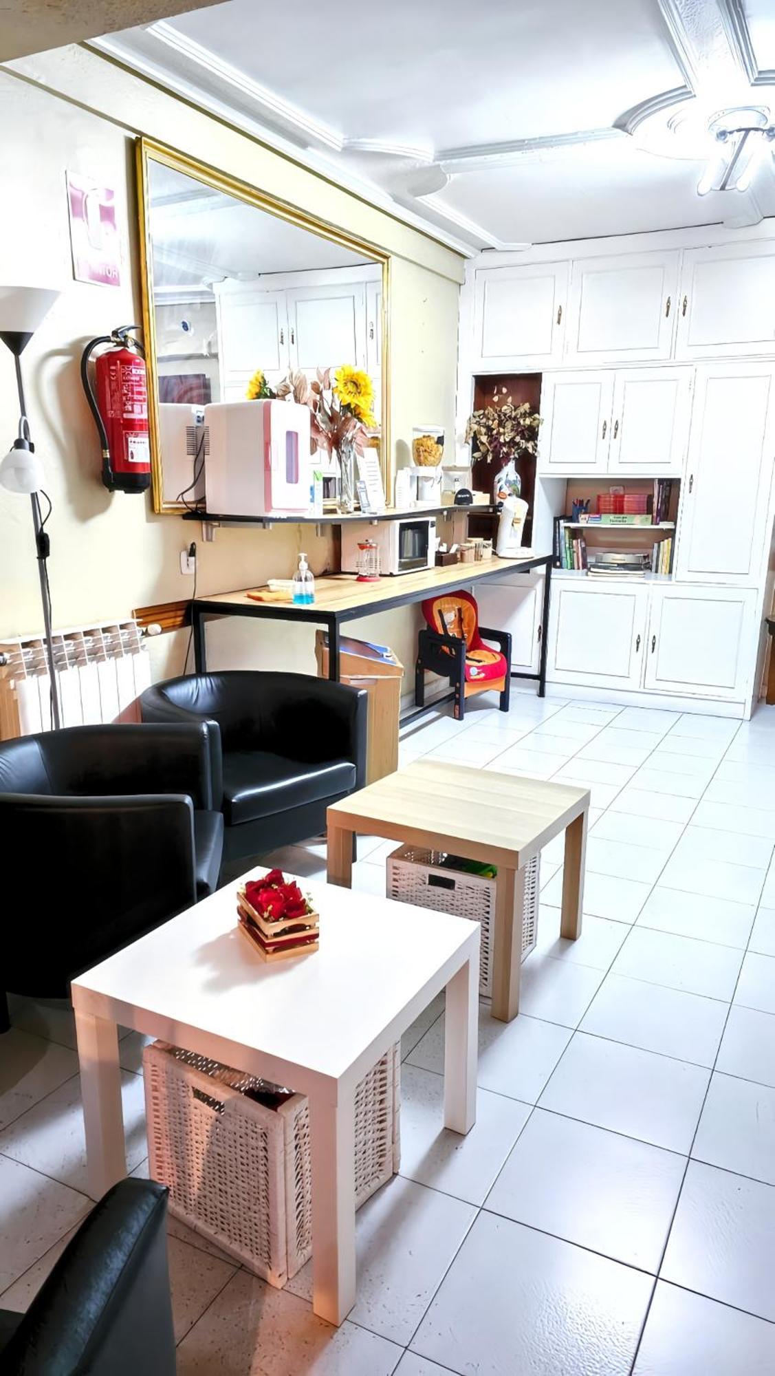Hostal La Rosa Caces Εξωτερικό φωτογραφία