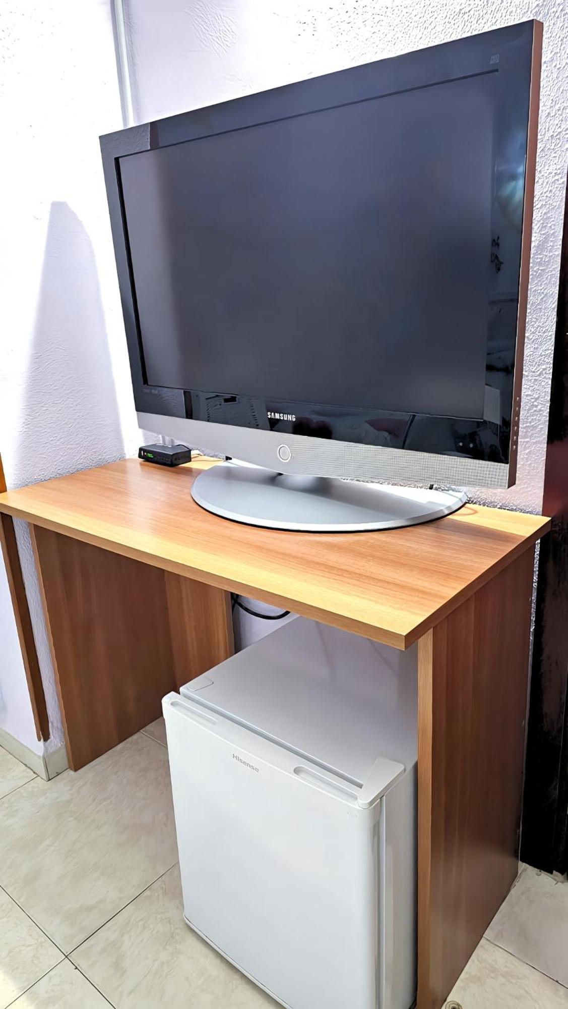 Hostal La Rosa Caces Εξωτερικό φωτογραφία