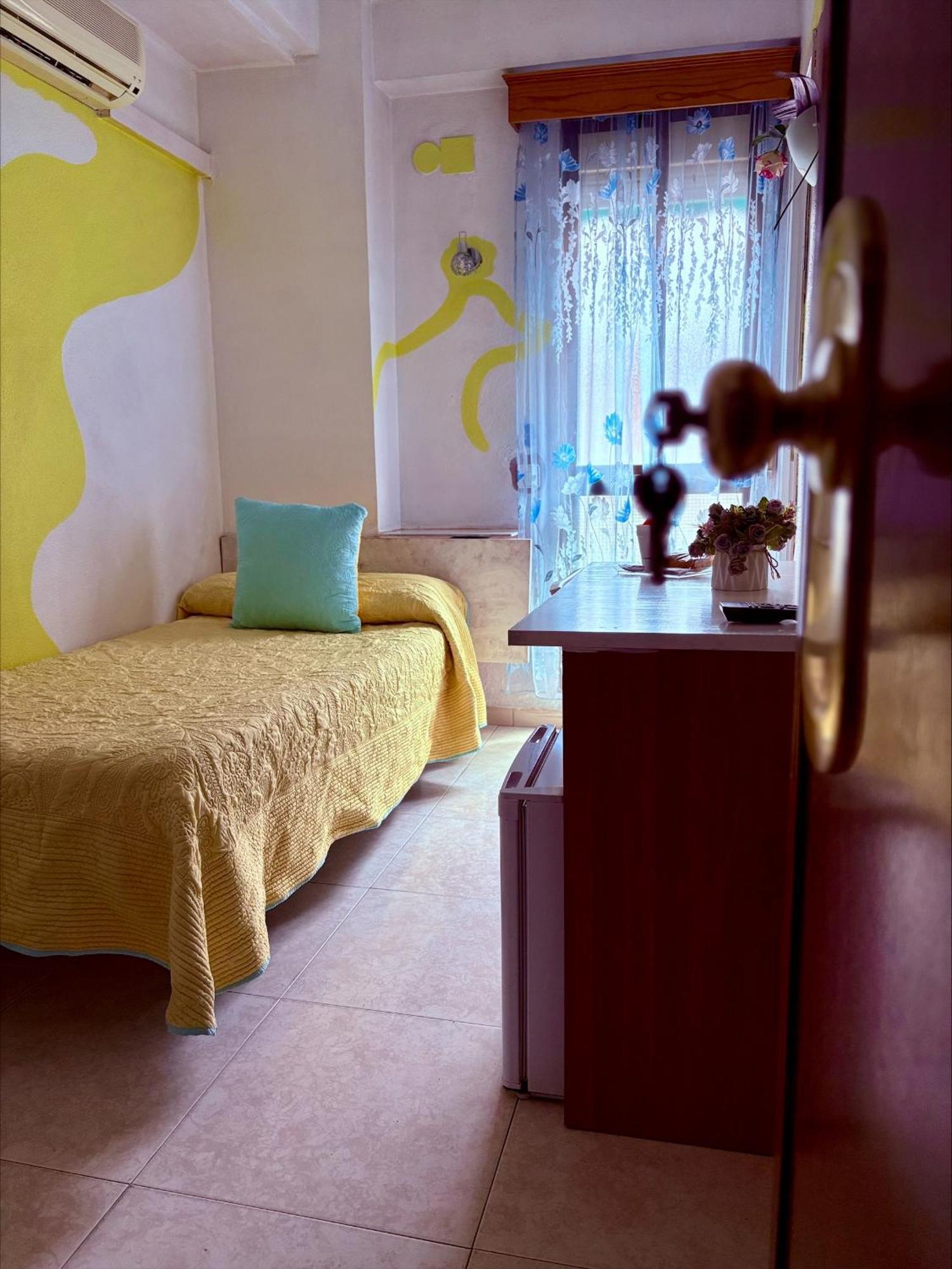 Hostal La Rosa Caces Εξωτερικό φωτογραφία