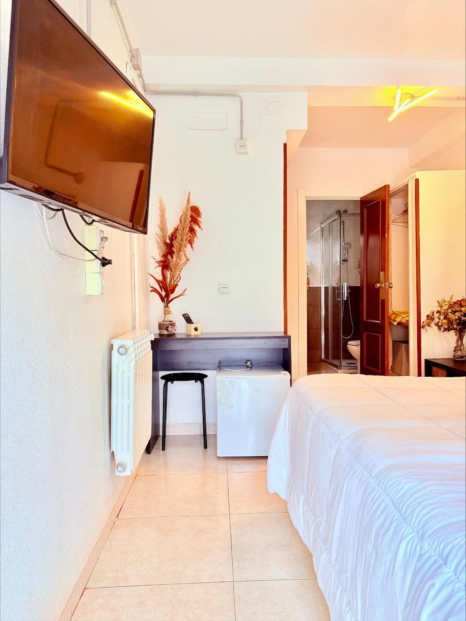 Hostal La Rosa Caces Εξωτερικό φωτογραφία