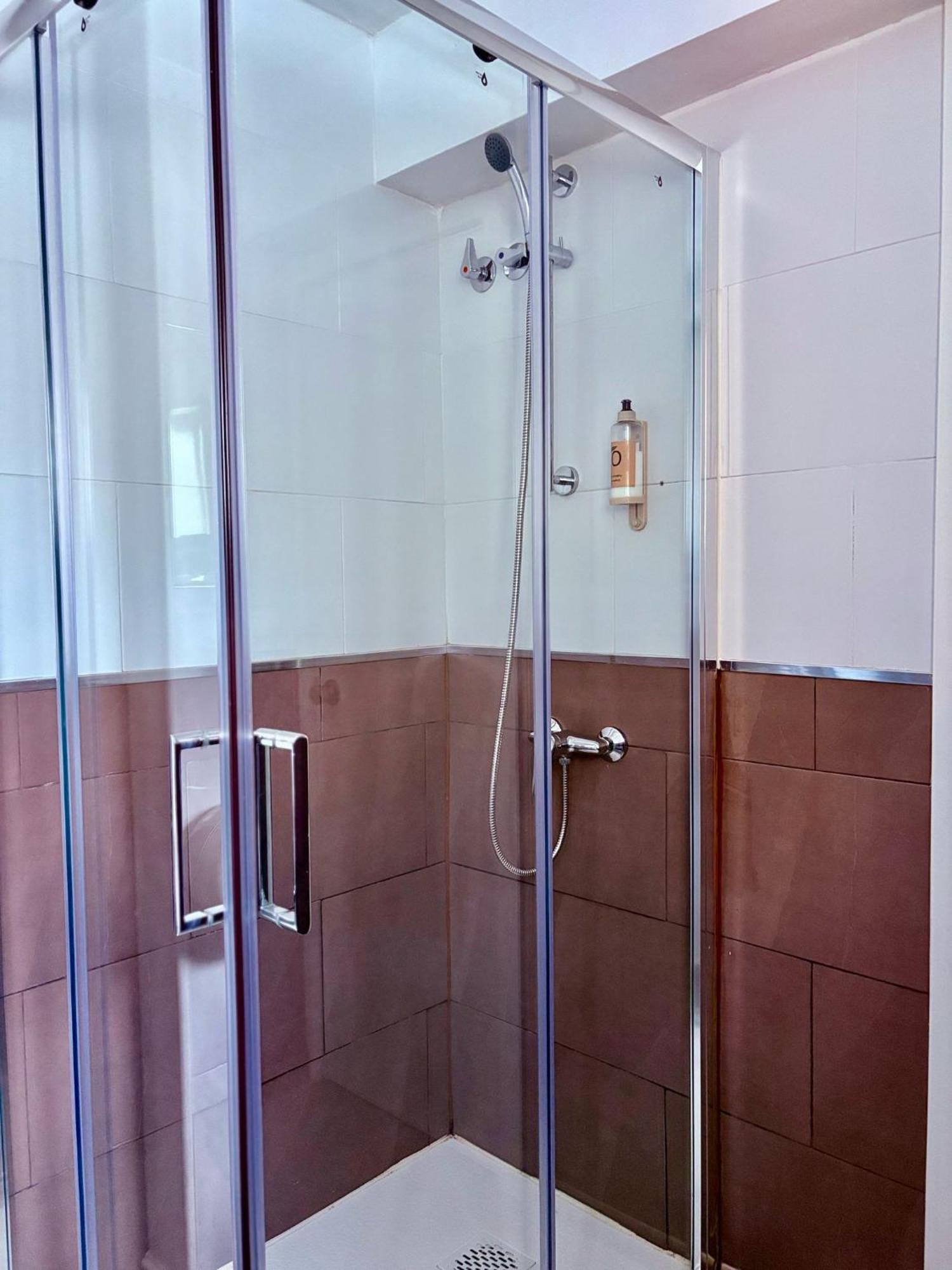 Hostal La Rosa Caces Εξωτερικό φωτογραφία