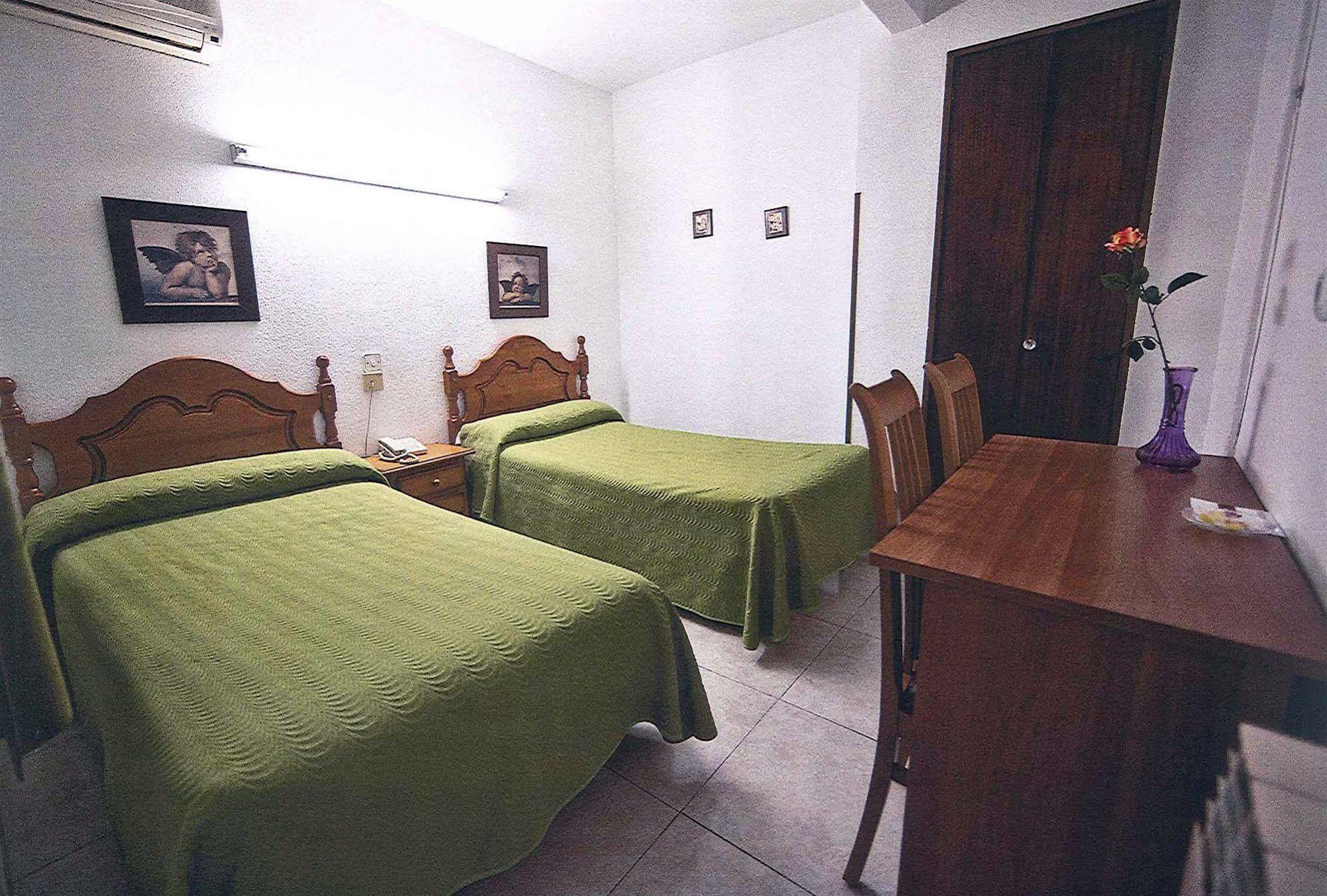 Hostal La Rosa Caces Εξωτερικό φωτογραφία